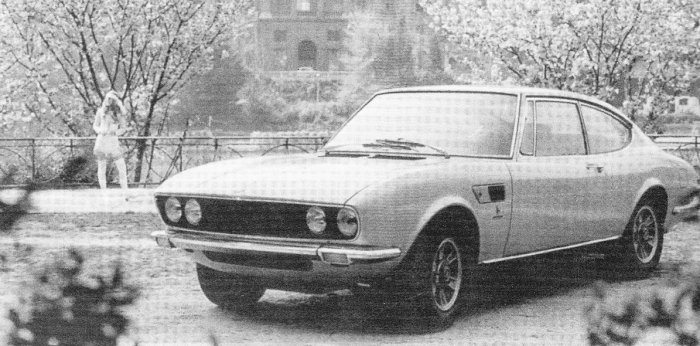 Dino Coupe 2400 con ragazza